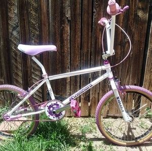 Meet your Posher, Clyde